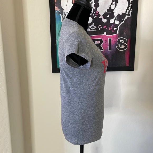 Cute 5th & Ocean Vintage Look Philadelphia Phillies Gray Tee Shirt Size Large - Picture 5 of 9